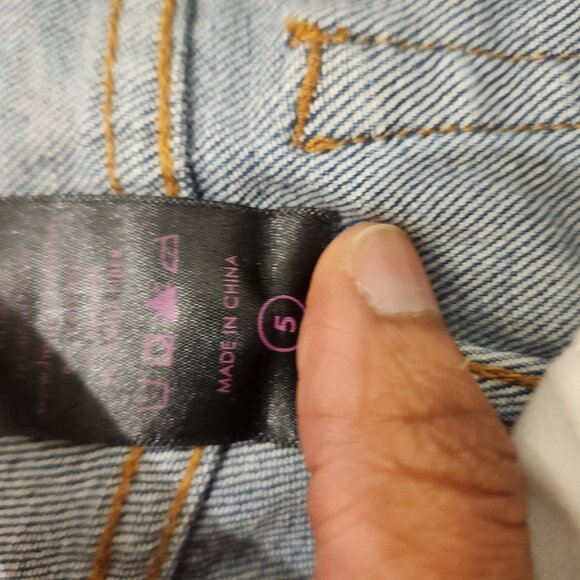 Denim Shorts DC Comics Birds of Prey Size 5 - Picture 3 of 3